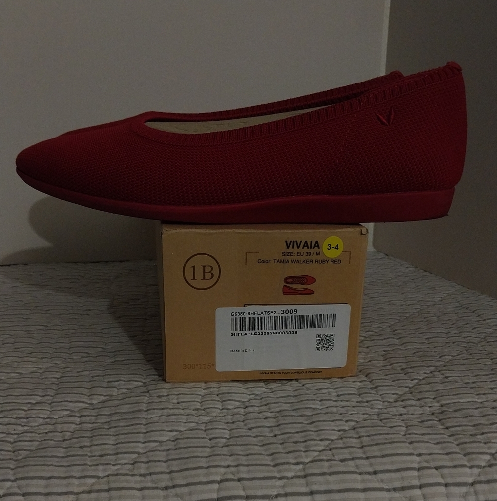 Stylish Red Women's Flats - Picture 2 of 6